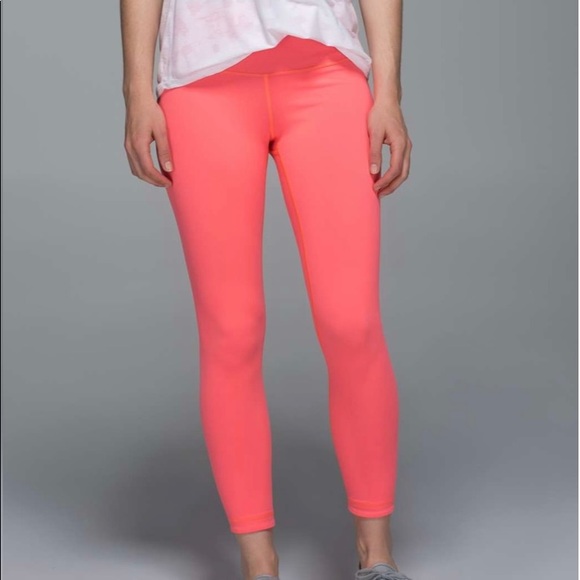 Lululemon High Times Reversible Pants. Size 2 - Picture 5 of 11